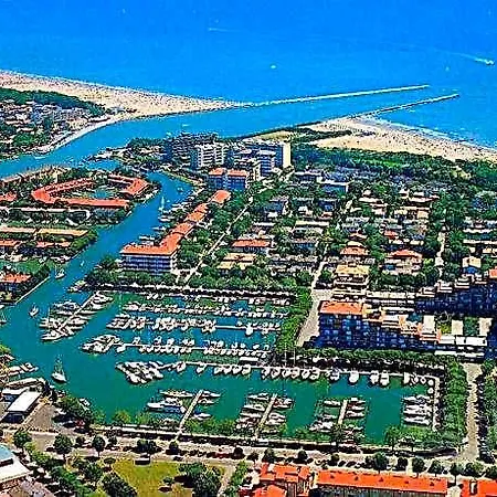 Beautiful For 4 Persons-pool-tv Apartment Caorle