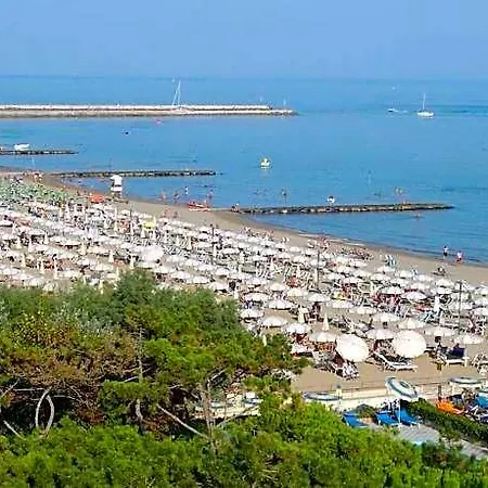 Beautiful For 4 Persons-pool-tv Apartment Caorle