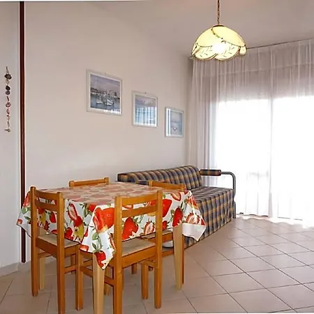 Beautiful For 4 Persons-pool-tv Hotel Caorle